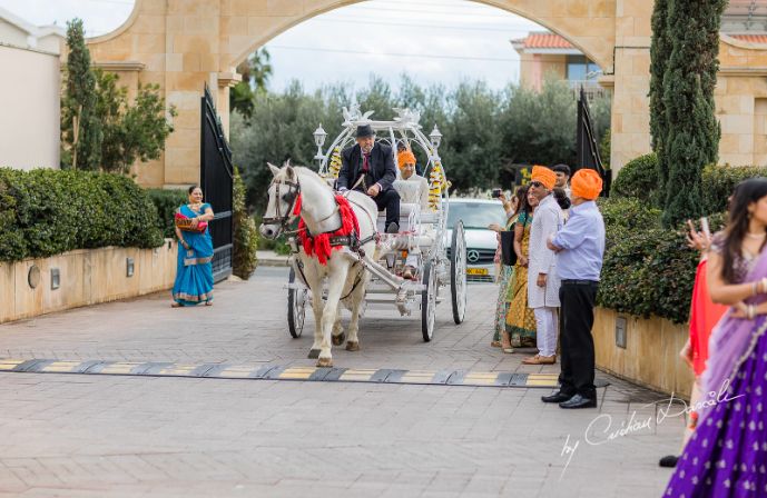 //www.jet2holidays.com/-/media/custom overview images/j2w/elysium/grooms arrival 2.jpg